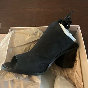 Chinese Laundry Cali Leather Shoes Black - Never worn - size 8.5